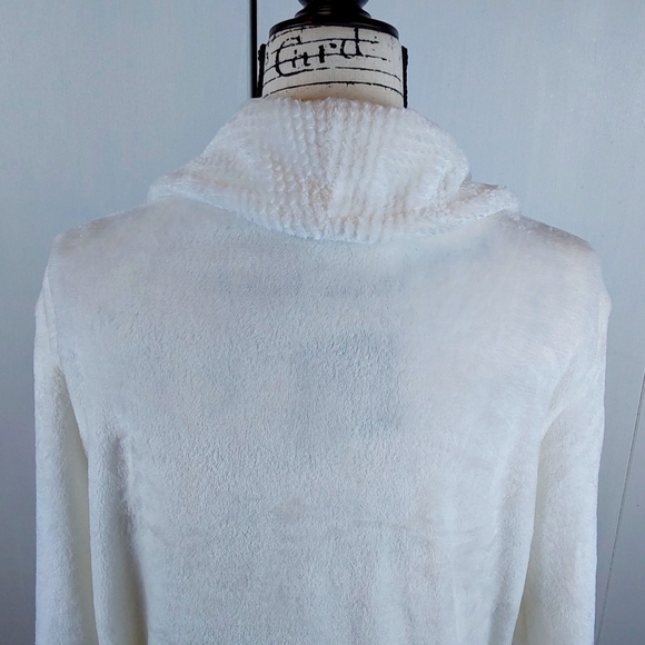 Secret Treasures- Womens White Plush Butter Soft Textured Spa Robe New!Sz.L/XL - Picture 7 of 9